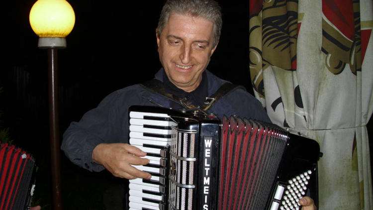 Nasz wspaniay akorseonista i przyjaciel - Wiesio w "In Cognito".