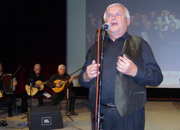 Koncert w Olkuszu. Na estradzie nasz tenor.