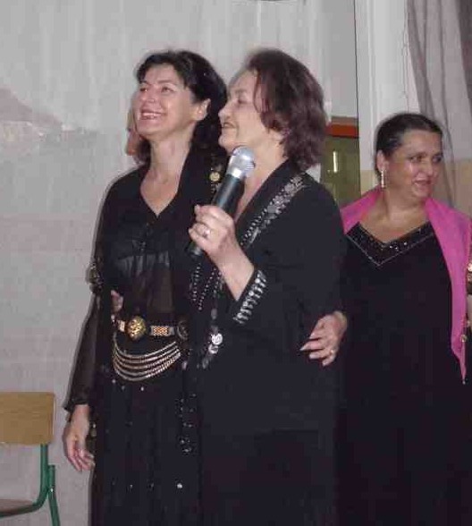 "PRAS�OWIANKI" W GIMNAZJUM, PRZY UL.  Z�OTU R�G W KRAKOWIE>