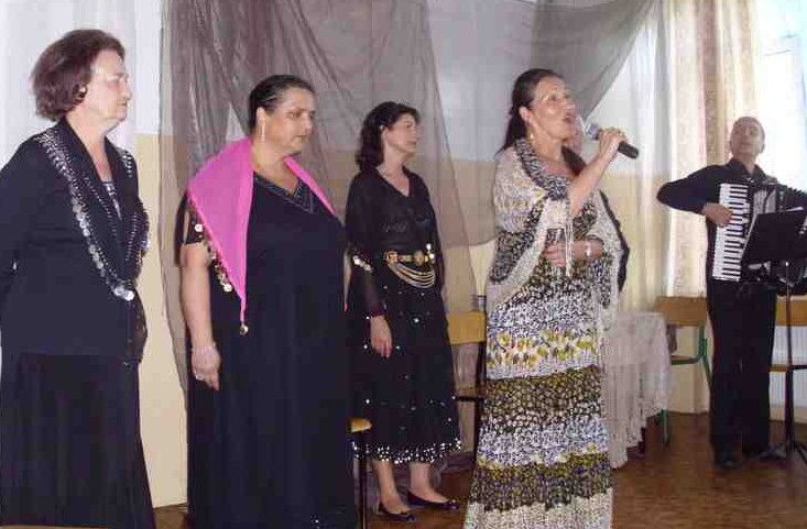 Prasłowianki w Gimnazjum - przy ul. Złoty Róg w Krakowie. Prasłowianki w Gimnazjum - przy ul. Złoty Róg w Krakowie.