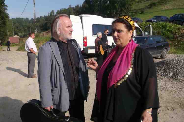 Jaworki - Ela i Micha przed koncertem w kociele - 31.08.2014.