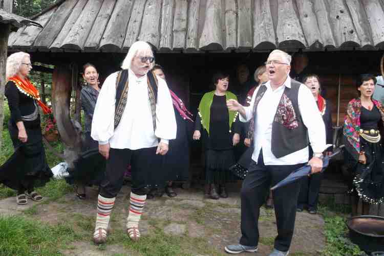 JAWORKI -  PRASOWANKI W BACWCE U WOJTKA - 31.08.2014.